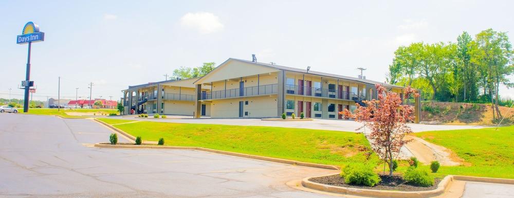 Days Inn & Suites By Wyndham Athens Exterior foto